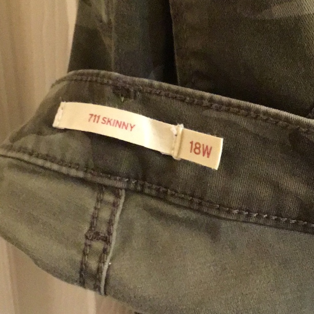 PLUS SIZE Levi’s 711 Skinny - Picture 2 of 3